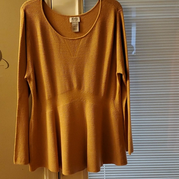 Ladies sweater top - Picture 1 of 1